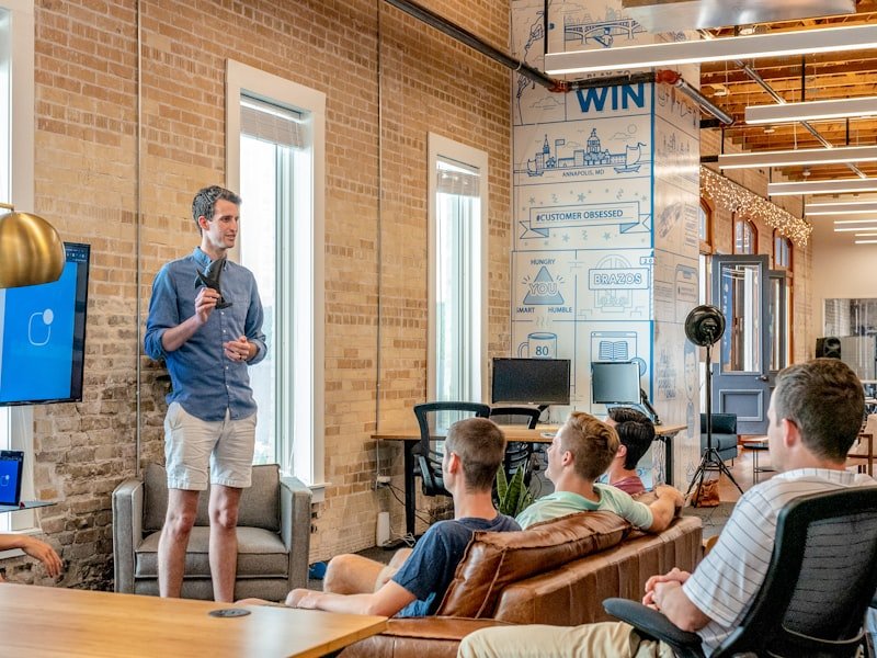 Value-creation team planning a 100-day program